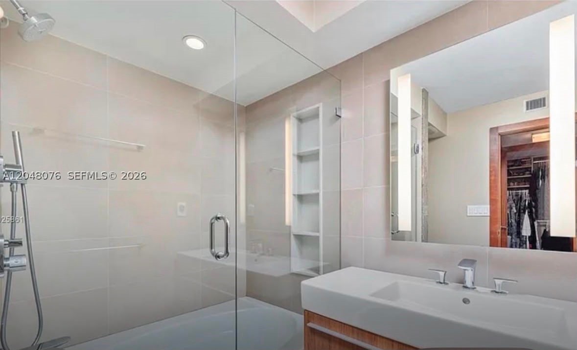 CLUB ATLANTIS CONDO - Residential