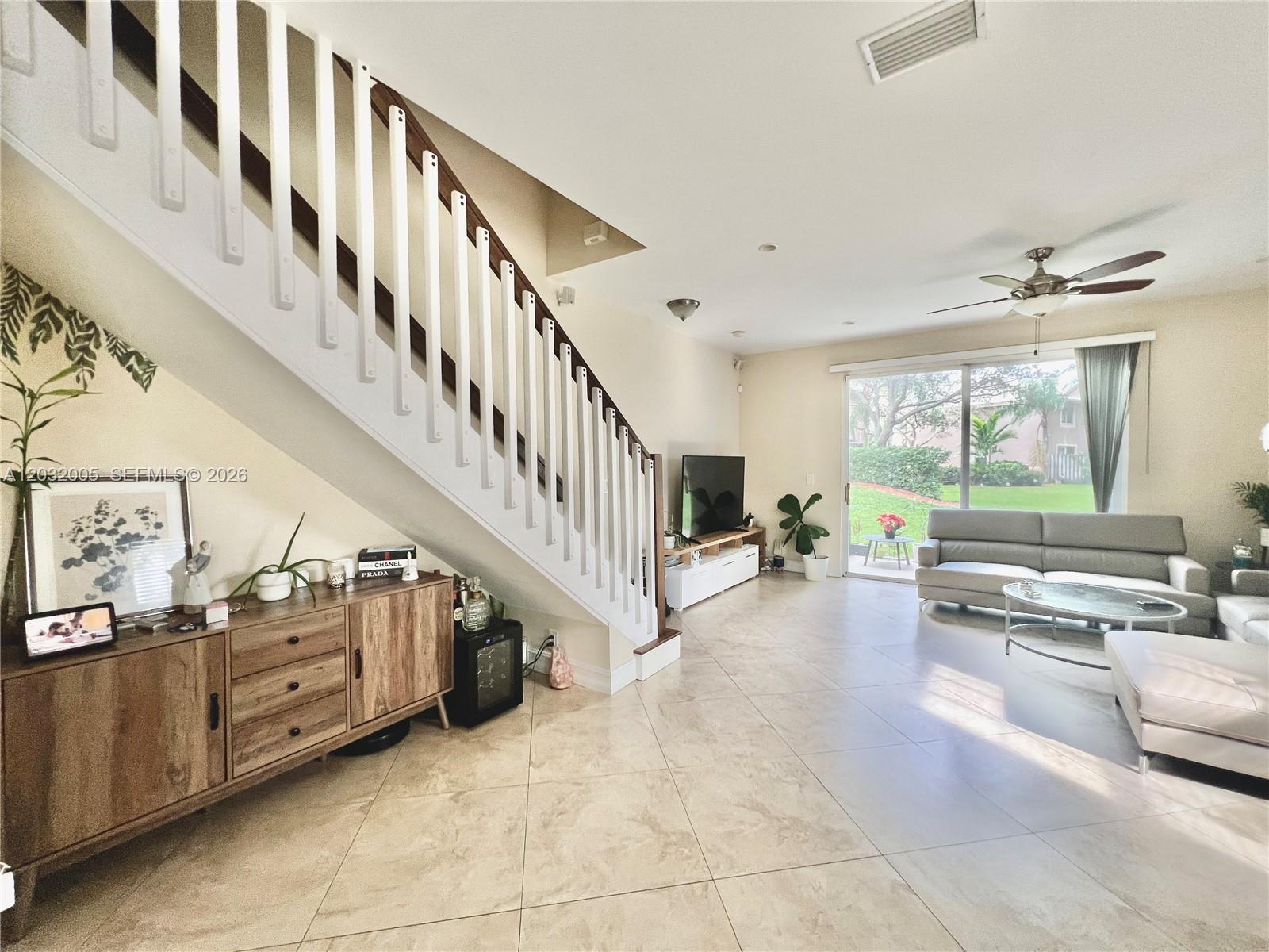 SECTORS 3 & 4 BOUNDARY PL - Residential Lease