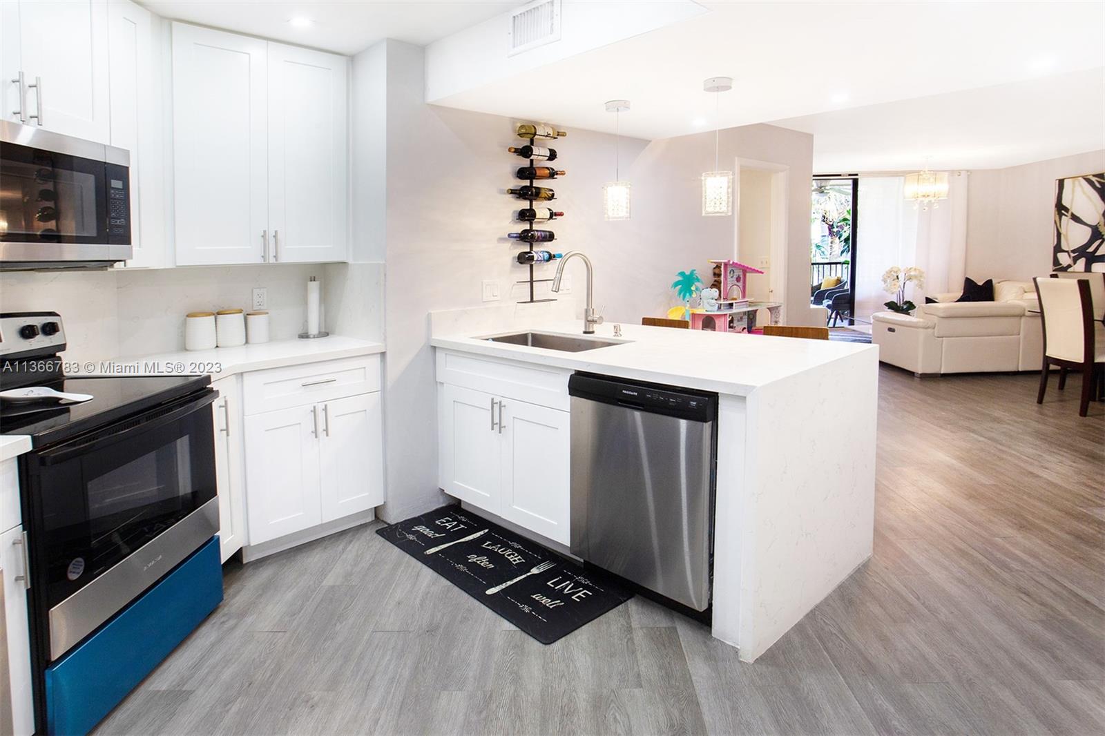 PLANTATION RACQUET CLUB - Residential