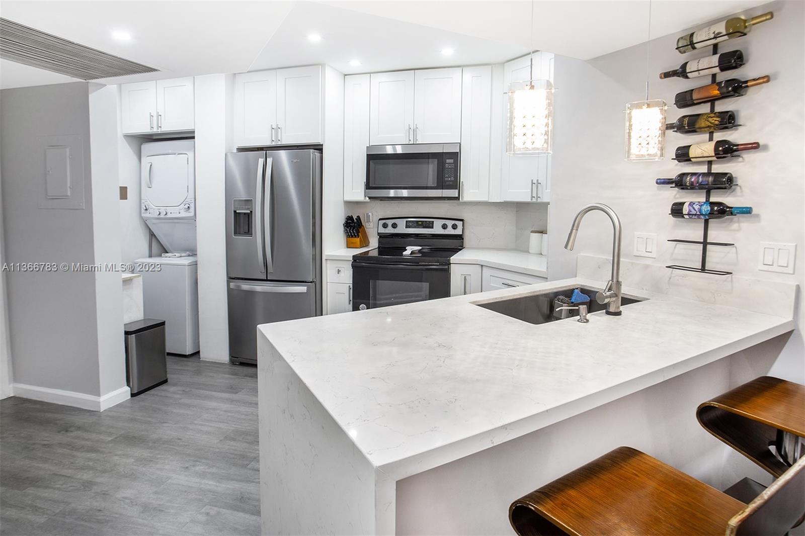 PLANTATION RACQUET CLUB - Residential