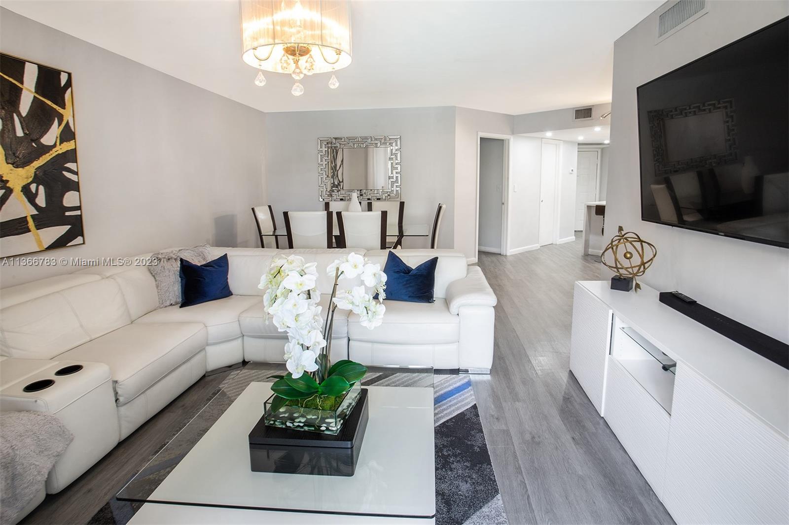 PLANTATION RACQUET CLUB - Residential