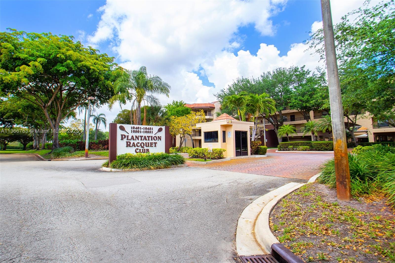 PLANTATION RACQUET CLUB - Residential