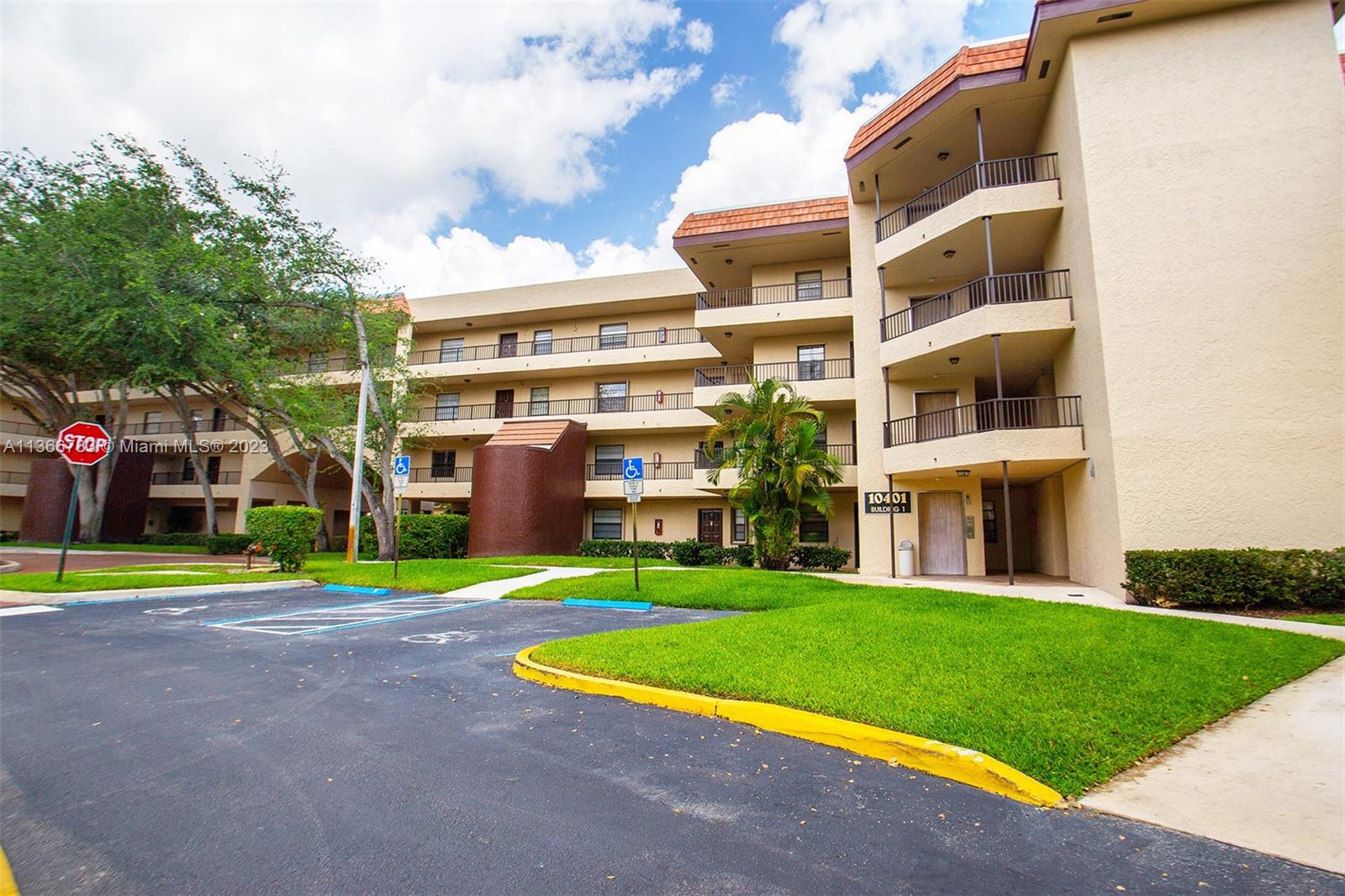 PLANTATION RACQUET CLUB - Residential