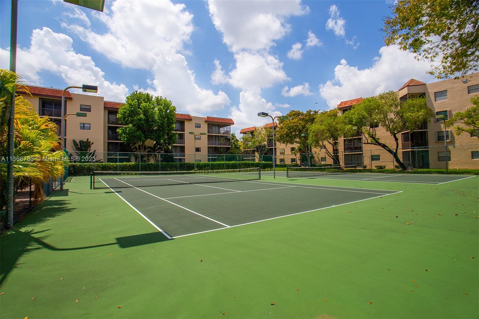 PLANTATION RACQUET CLUB - Residential