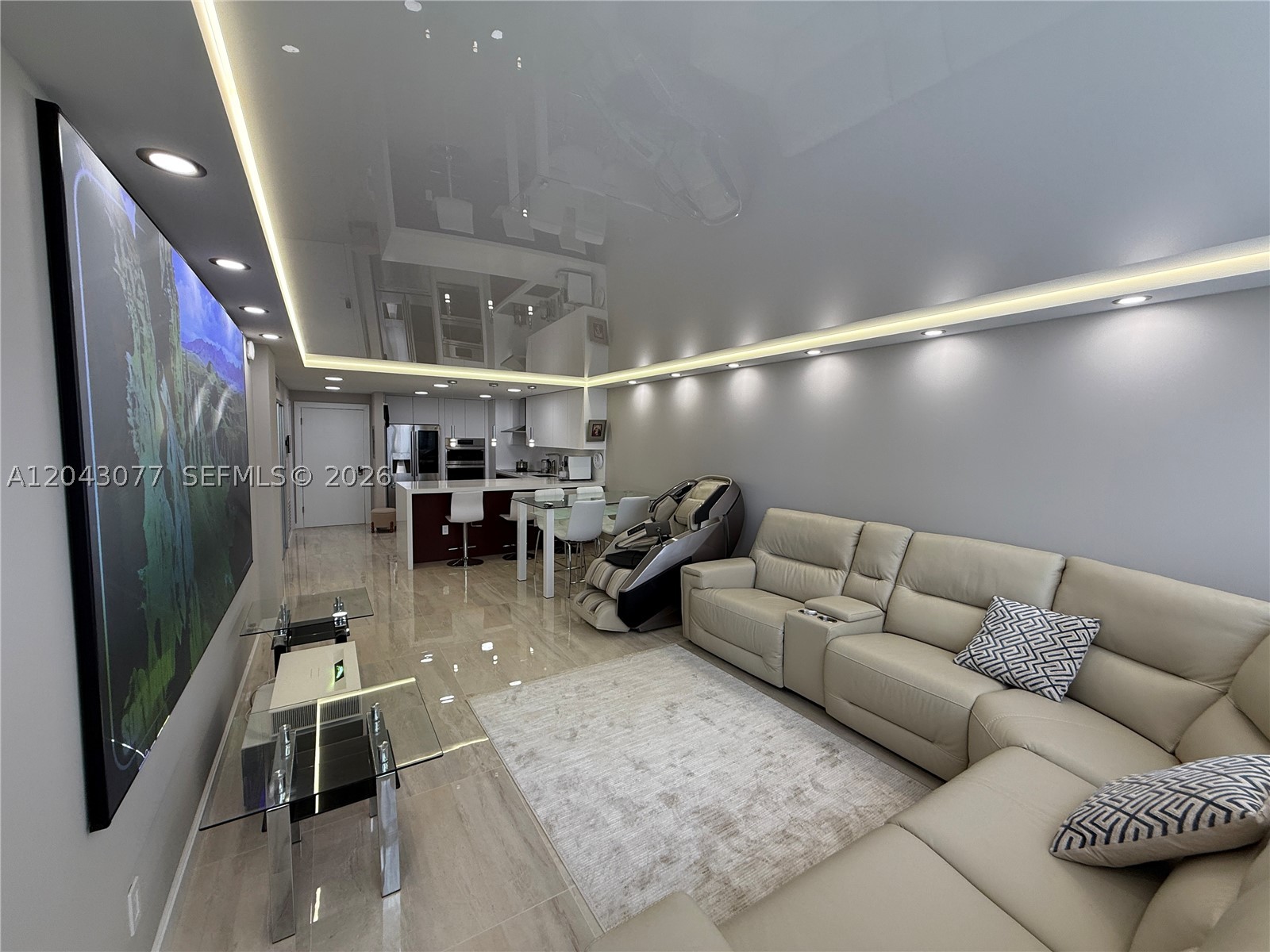PLAZA TOWERS SOUTH CONDO - Residential
