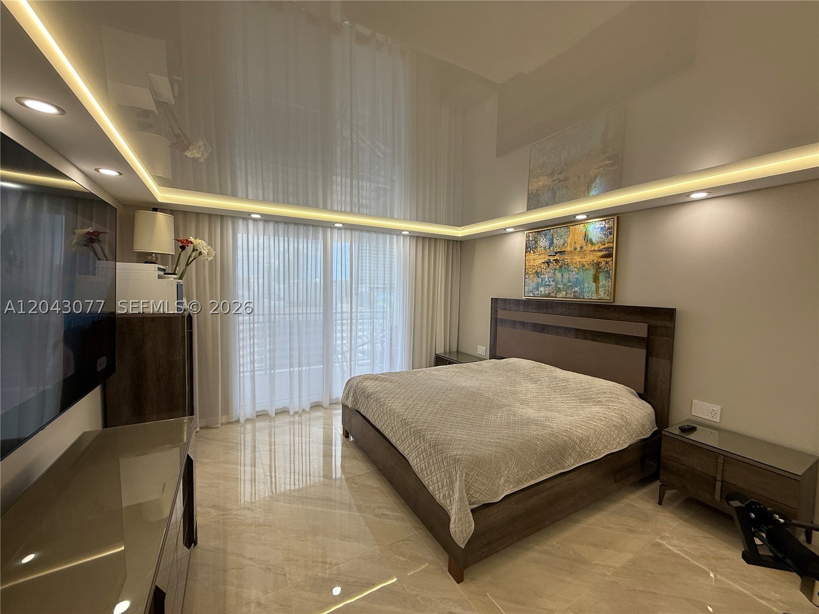 PLAZA TOWERS SOUTH CONDO - Residential