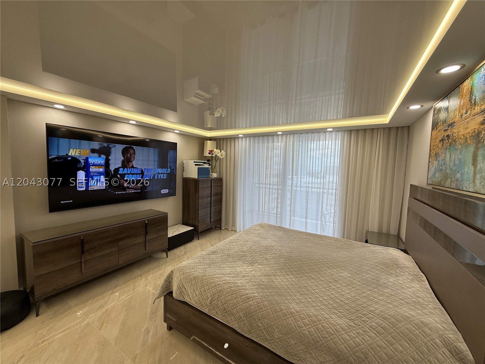 PLAZA TOWERS SOUTH CONDO - Residential