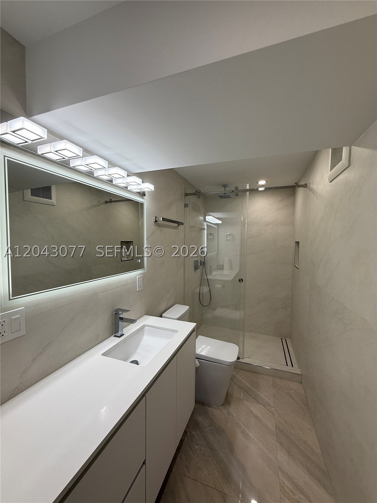 PLAZA TOWERS SOUTH CONDO - Residential