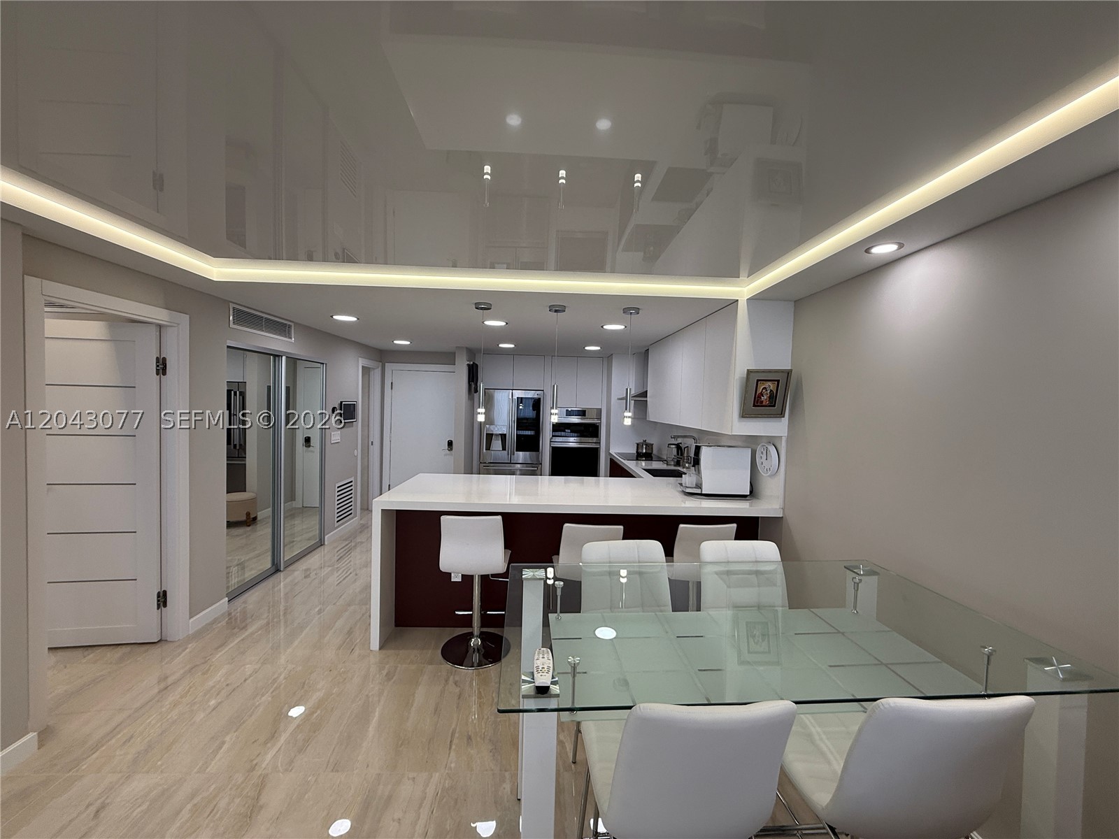 PLAZA TOWERS SOUTH CONDO - Residential
