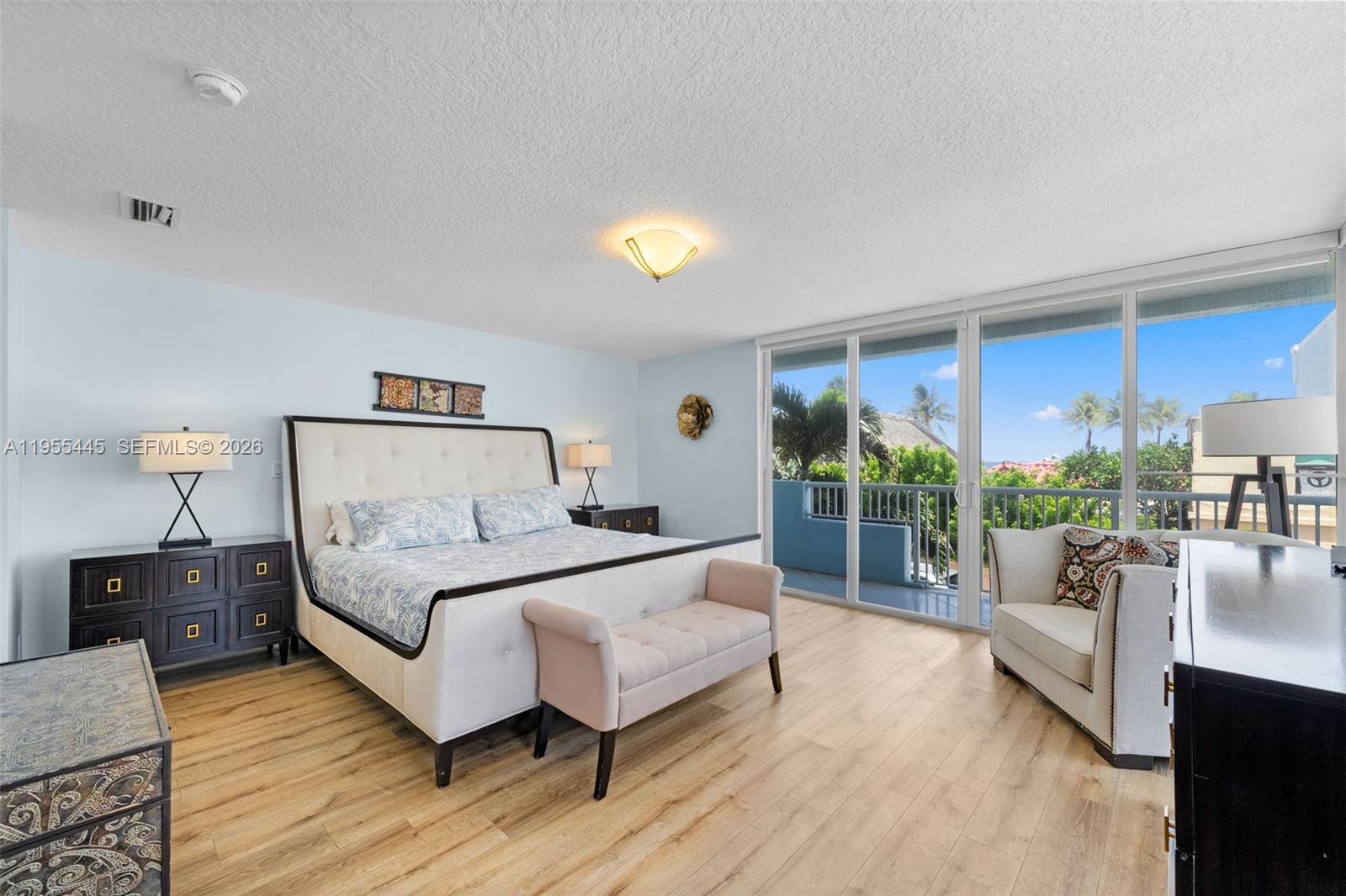 HOLLYWOOD BEACH - Residential