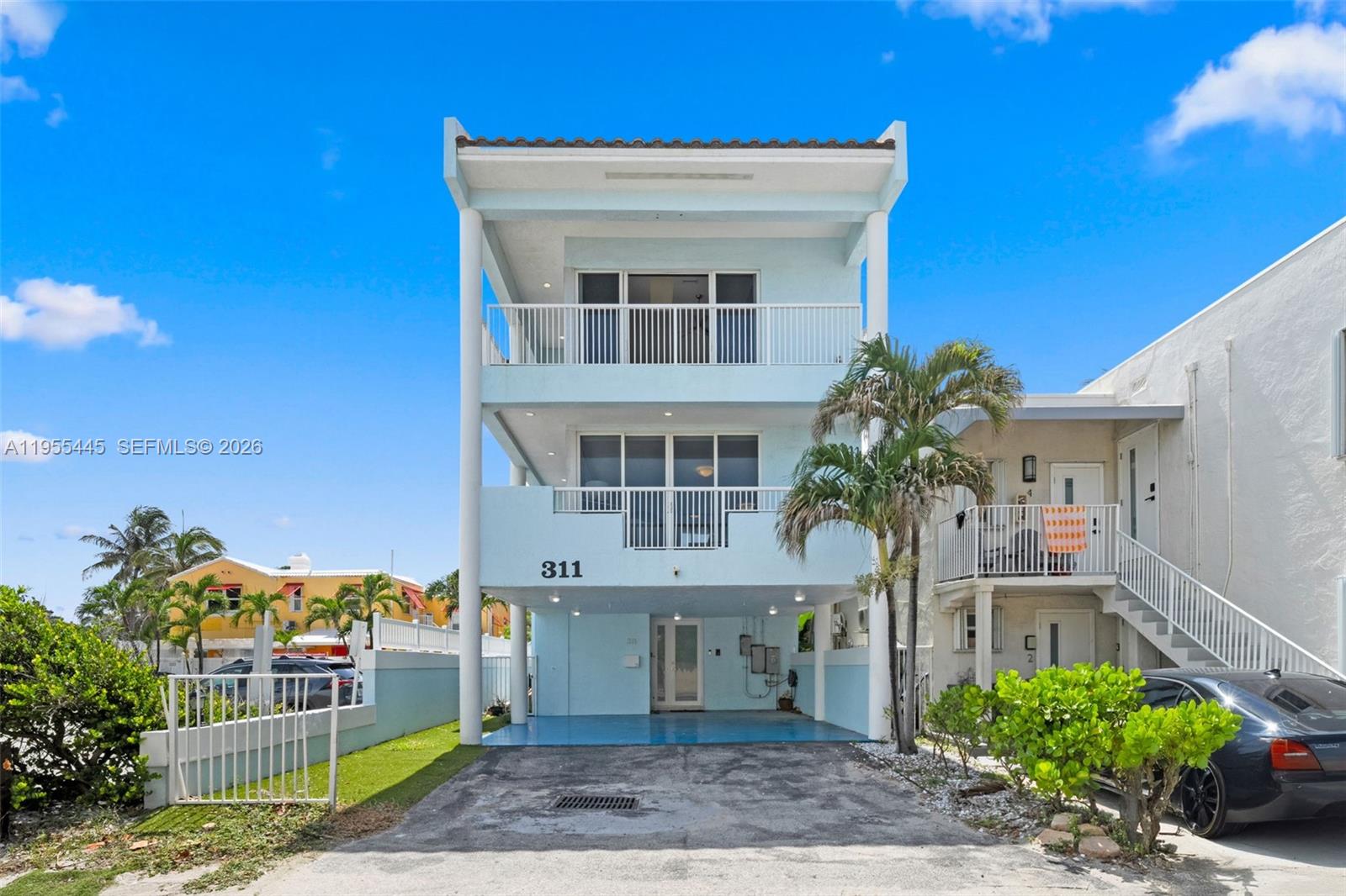 HOLLYWOOD BEACH - Residential