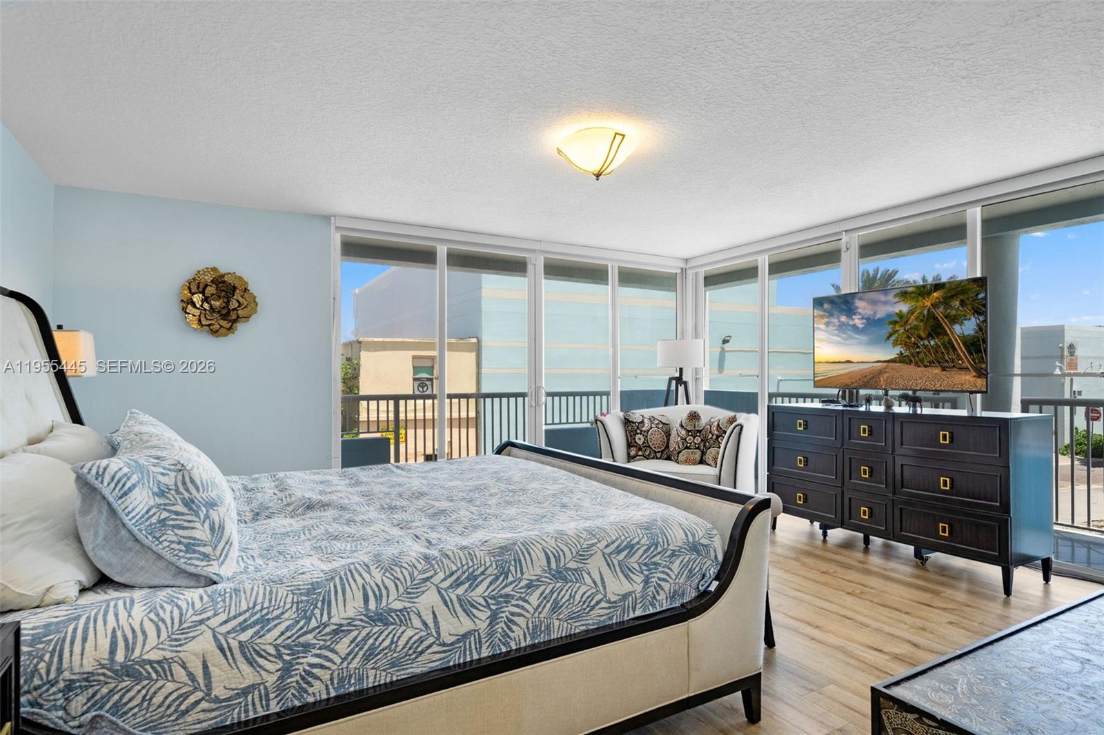 HOLLYWOOD BEACH - Residential