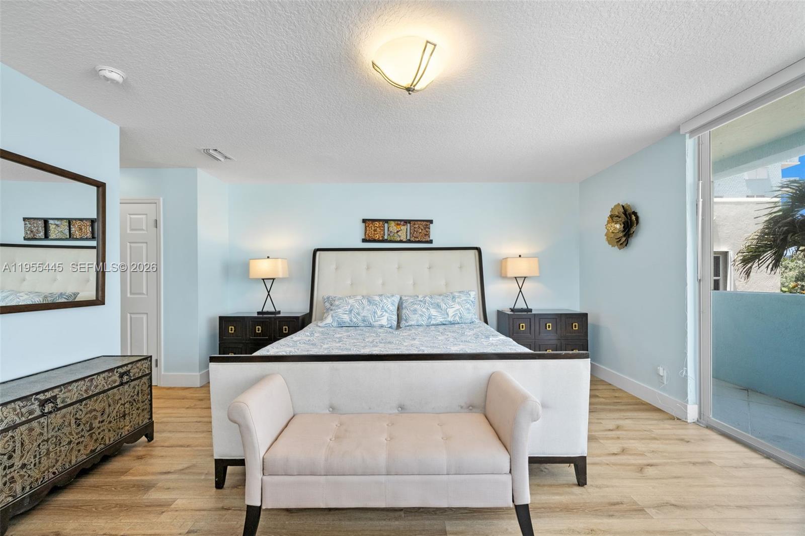 HOLLYWOOD BEACH - Residential