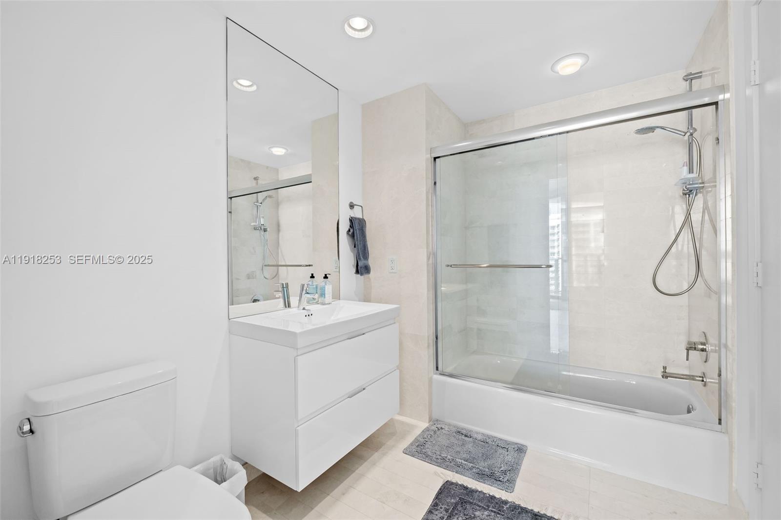 MARINA PALMS RESIDENCES S - Residential