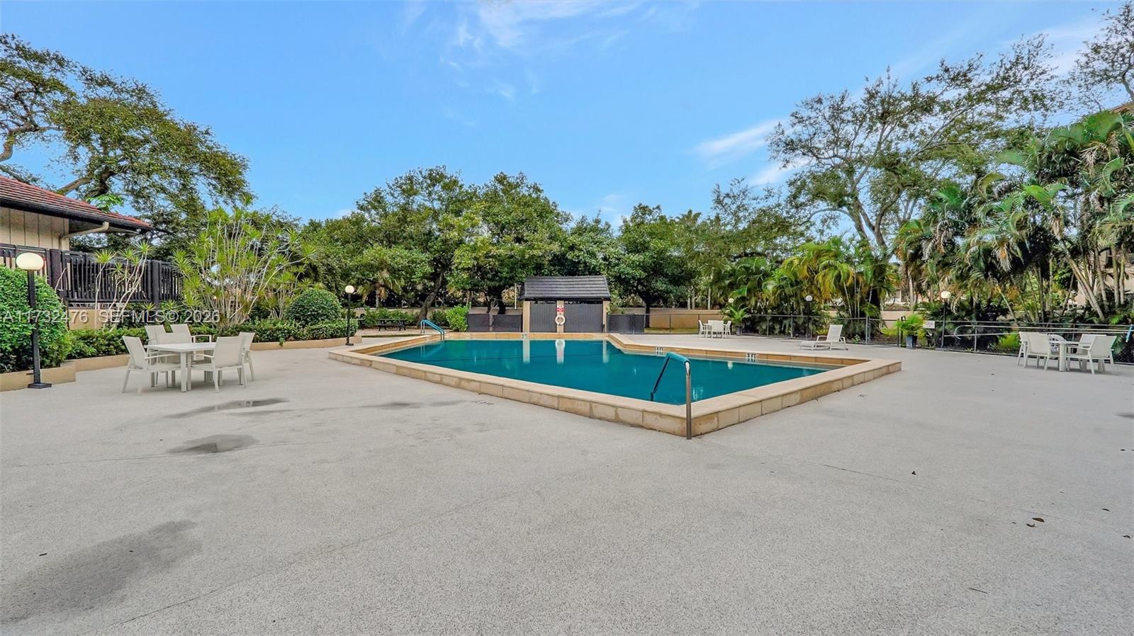 SUMMERTREE VILG CALIF CL - Residential