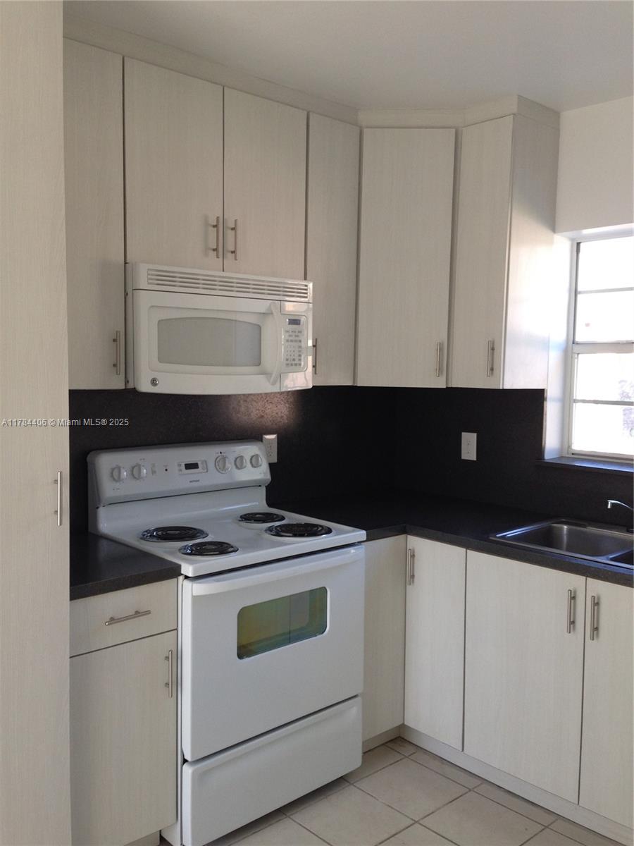 BISCAYNE BLVD PARK - Residential Lease