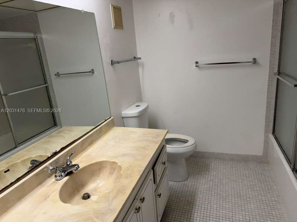 BUILDING ONE OF RACQUET C - Residential