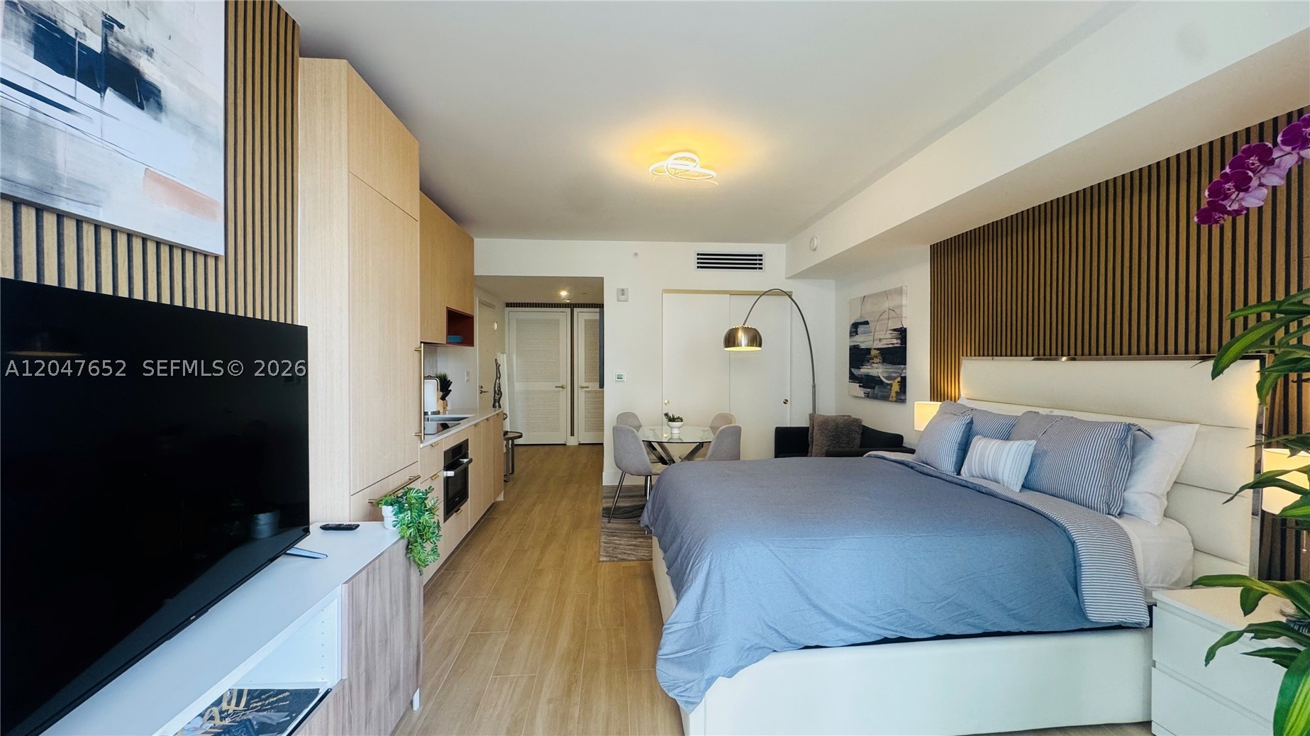 THE STANDARD MIDTOWN - Residential Lease