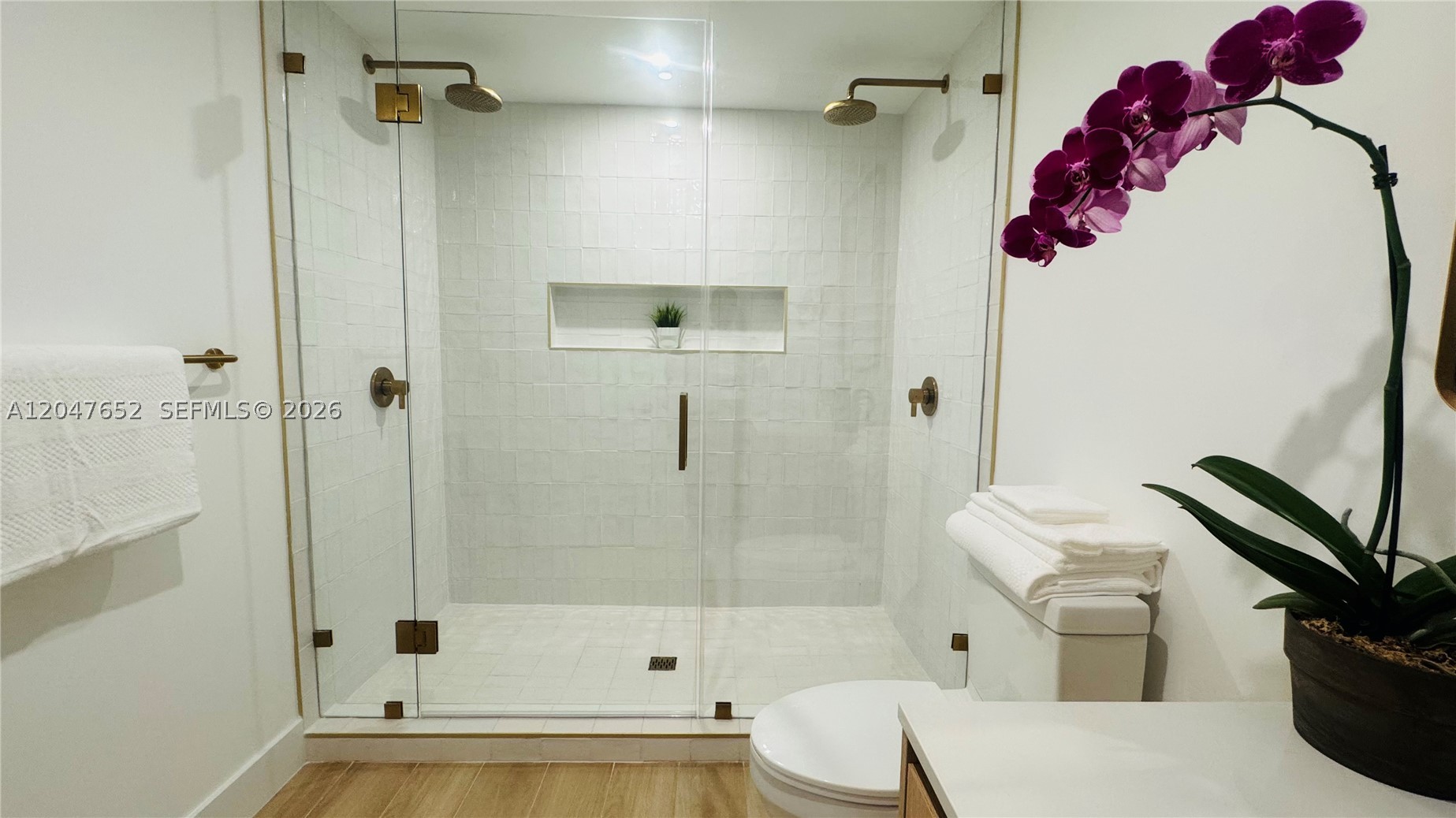 THE STANDARD MIDTOWN - Residential Lease