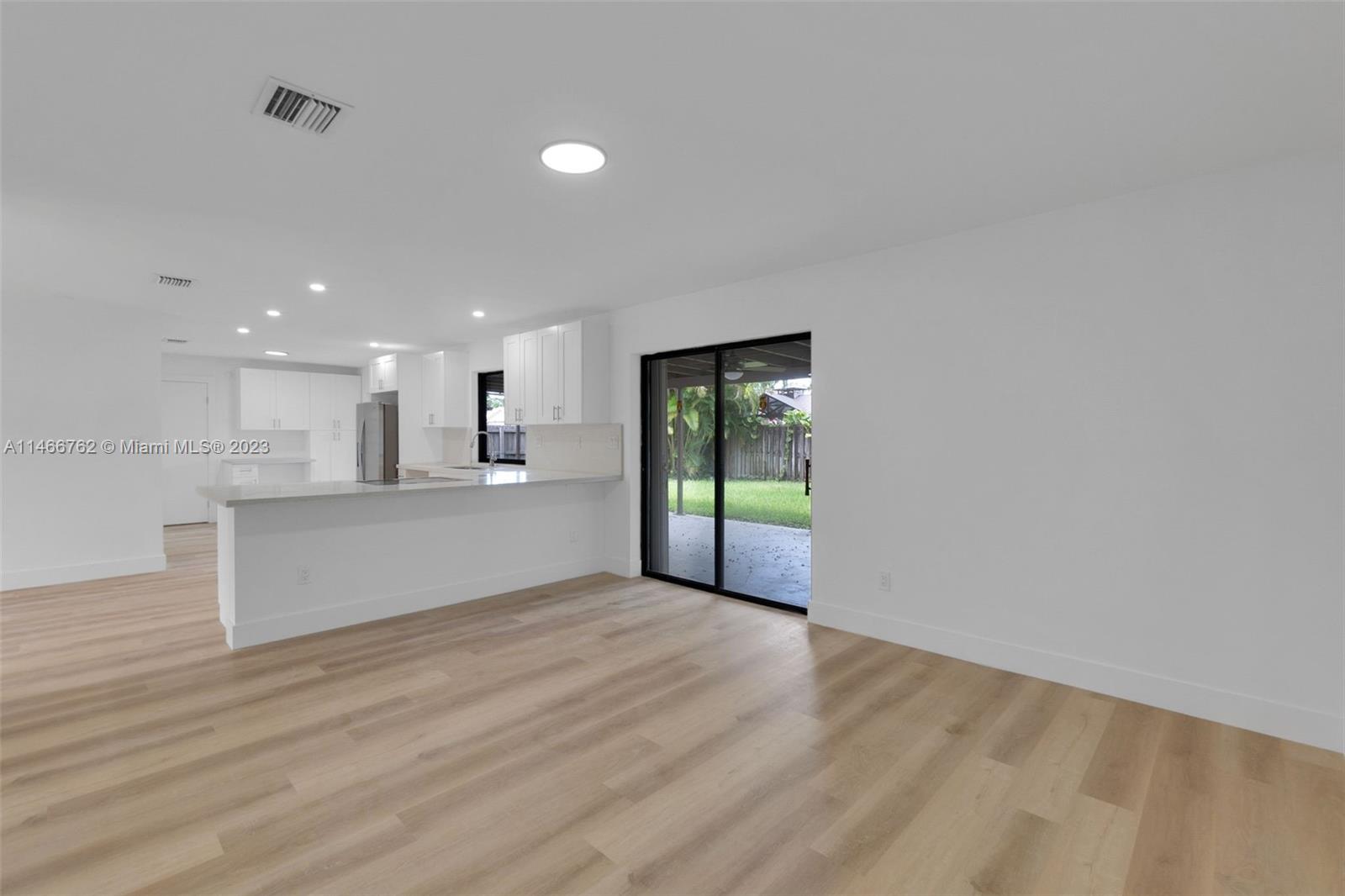 CARAVEL COUNTRY - Residential