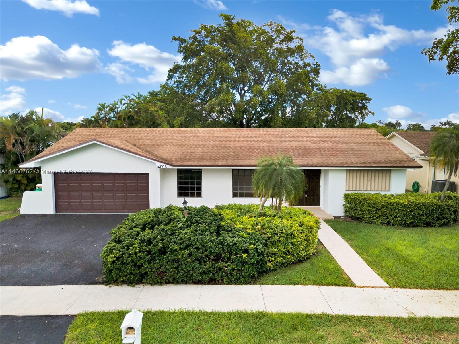 CARAVEL COUNTRY - Residential