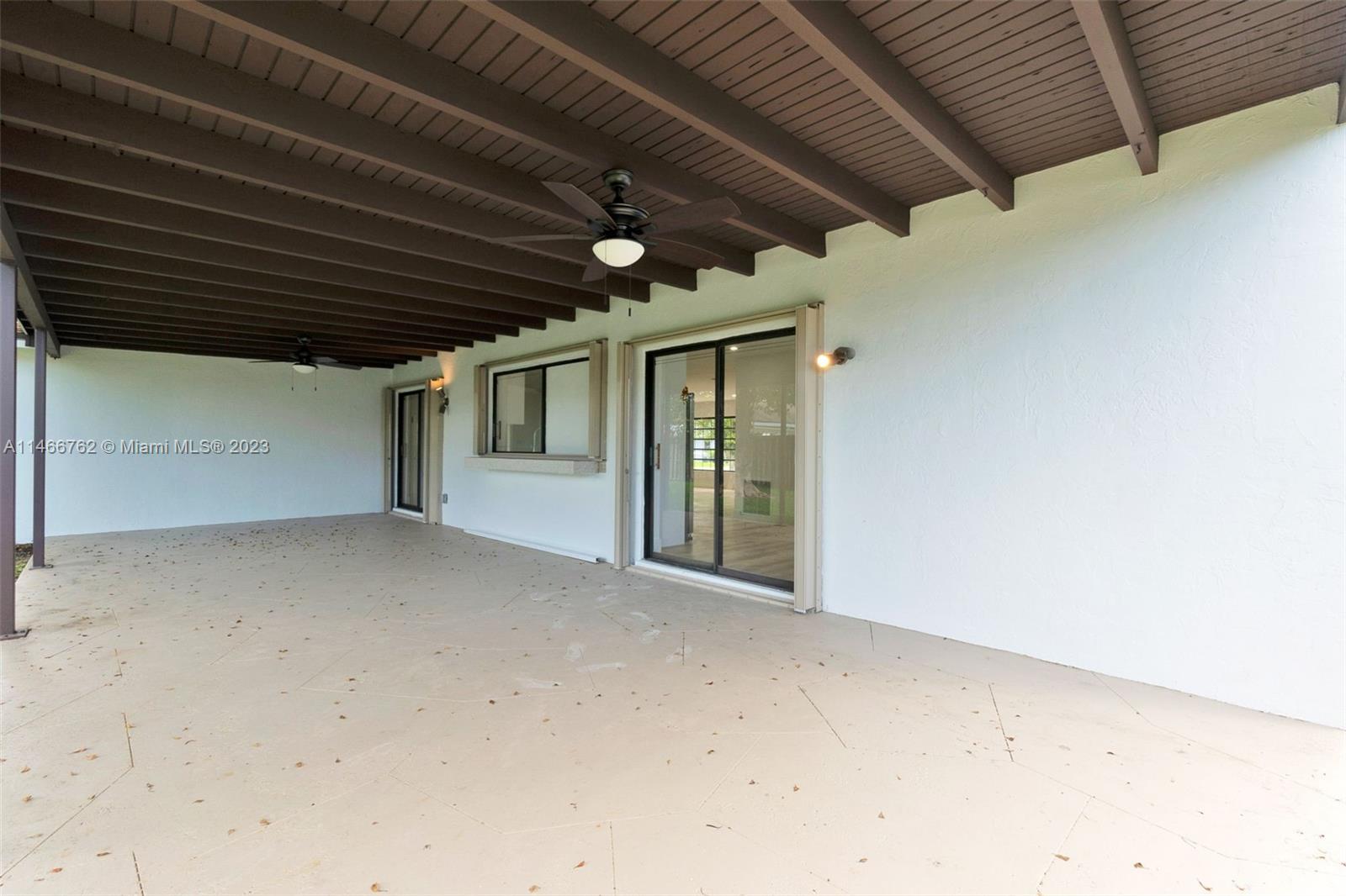 CARAVEL COUNTRY - Residential