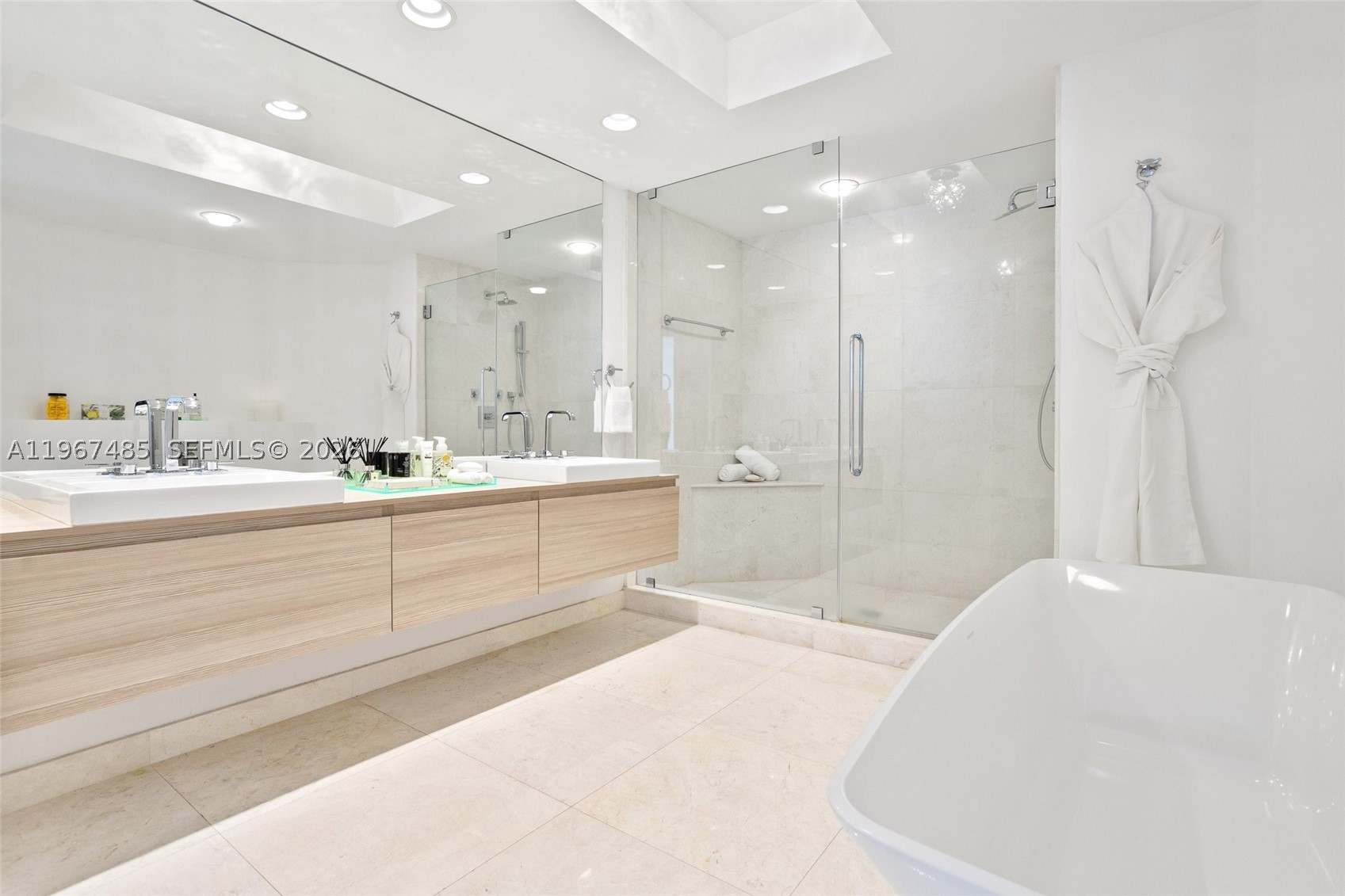 MARINA PALMS RESIDENCES N - Residential