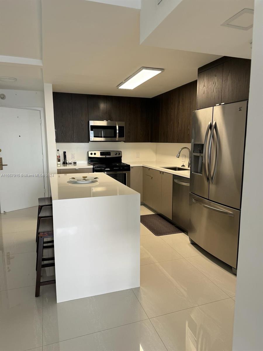BRICKELL BISCAYNE CONDO - Residential Lease