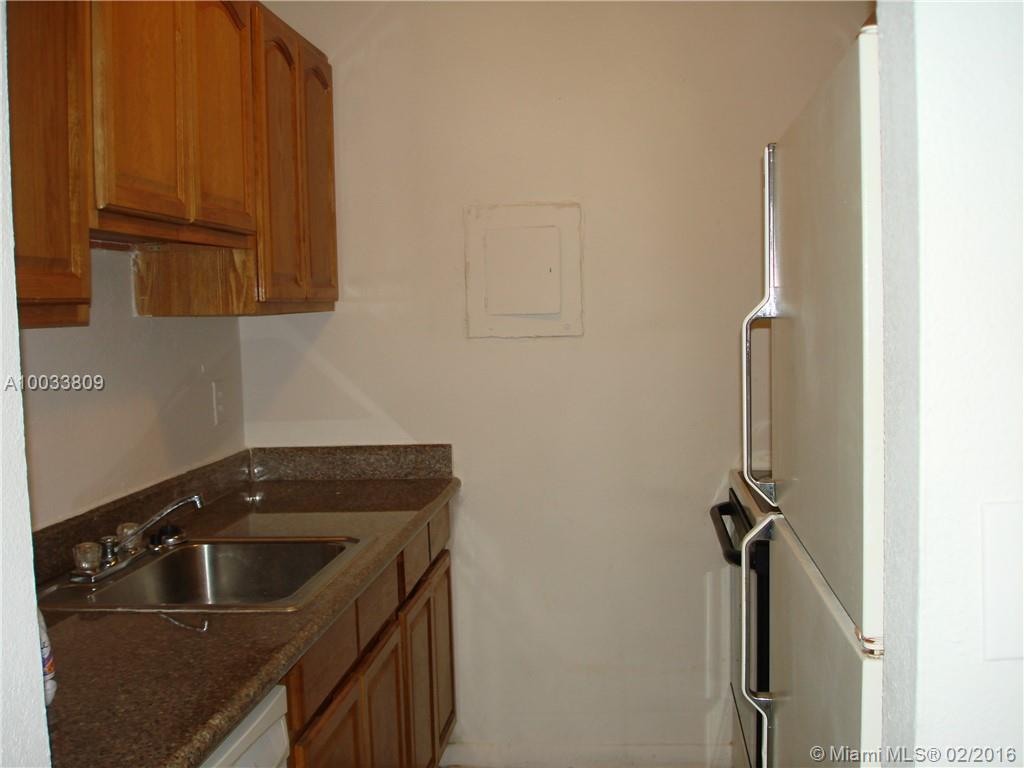 Lakeside Condo At Lauderd - Residential Lease