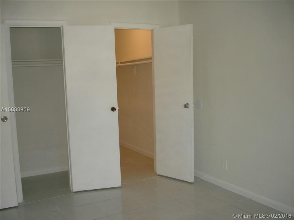 Lakeside Condo At Lauderd - Residential Lease