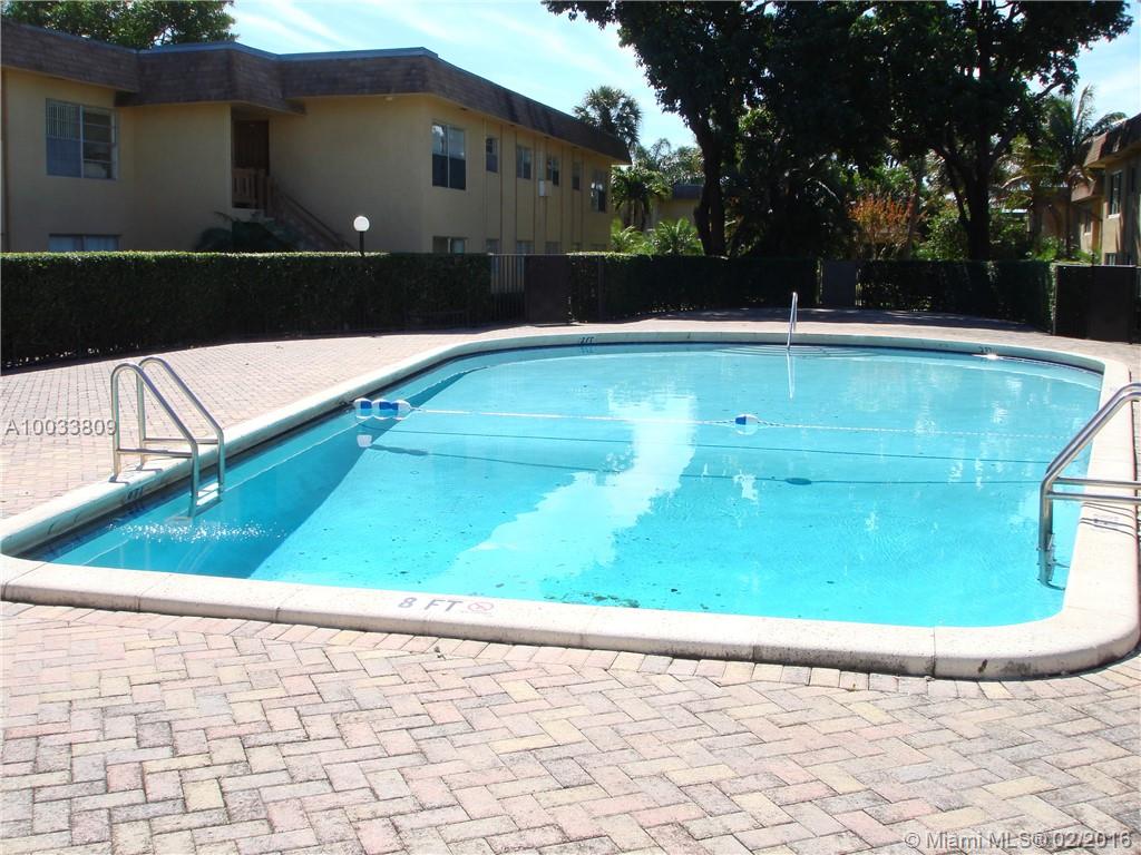 Lakeside Condo At Lauderd - Residential Lease