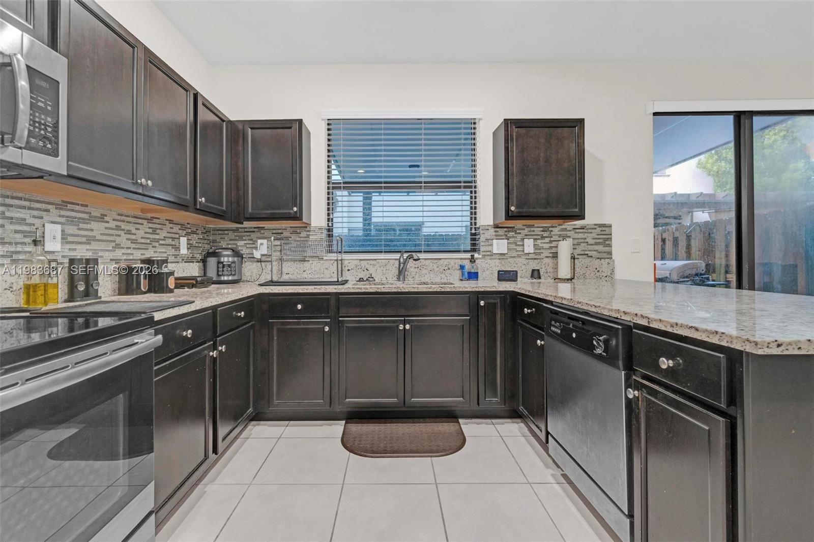 COCO PALM ESTATES - Residential
