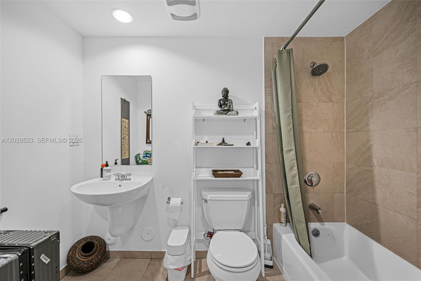 VILAZUL SEASIDE LOFTS CON - Residential Lease