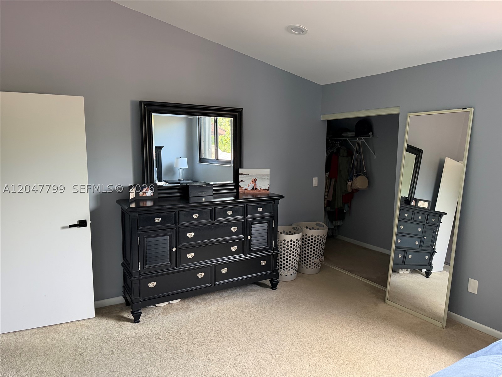 VALENCIA TOWNHOMES - Residential