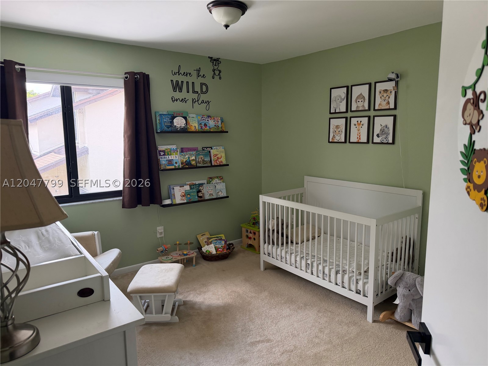 VALENCIA TOWNHOMES - Residential