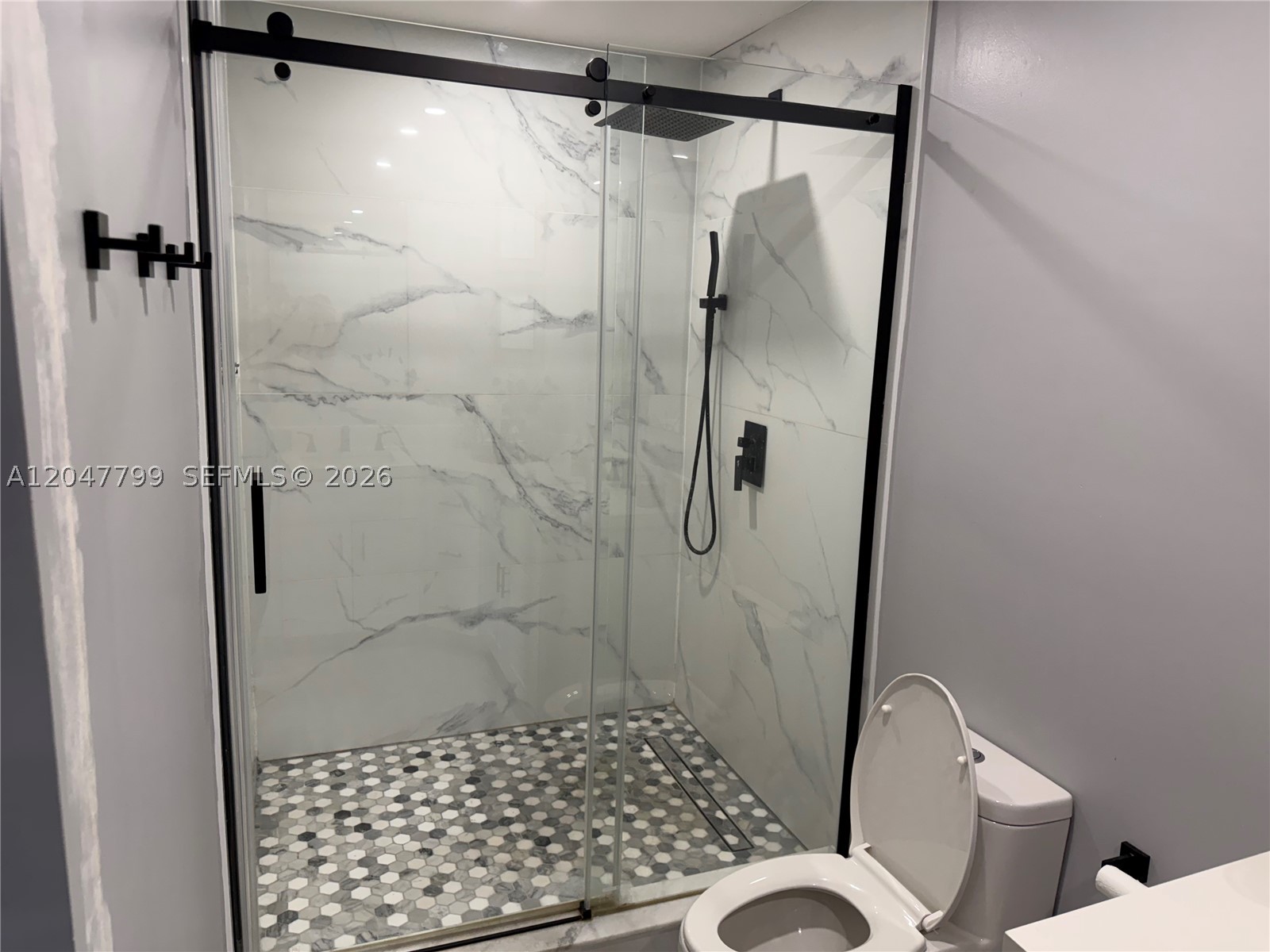 VALENCIA TOWNHOMES - Residential
