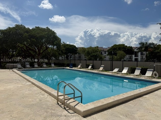VALENCIA TOWNHOMES - Residential