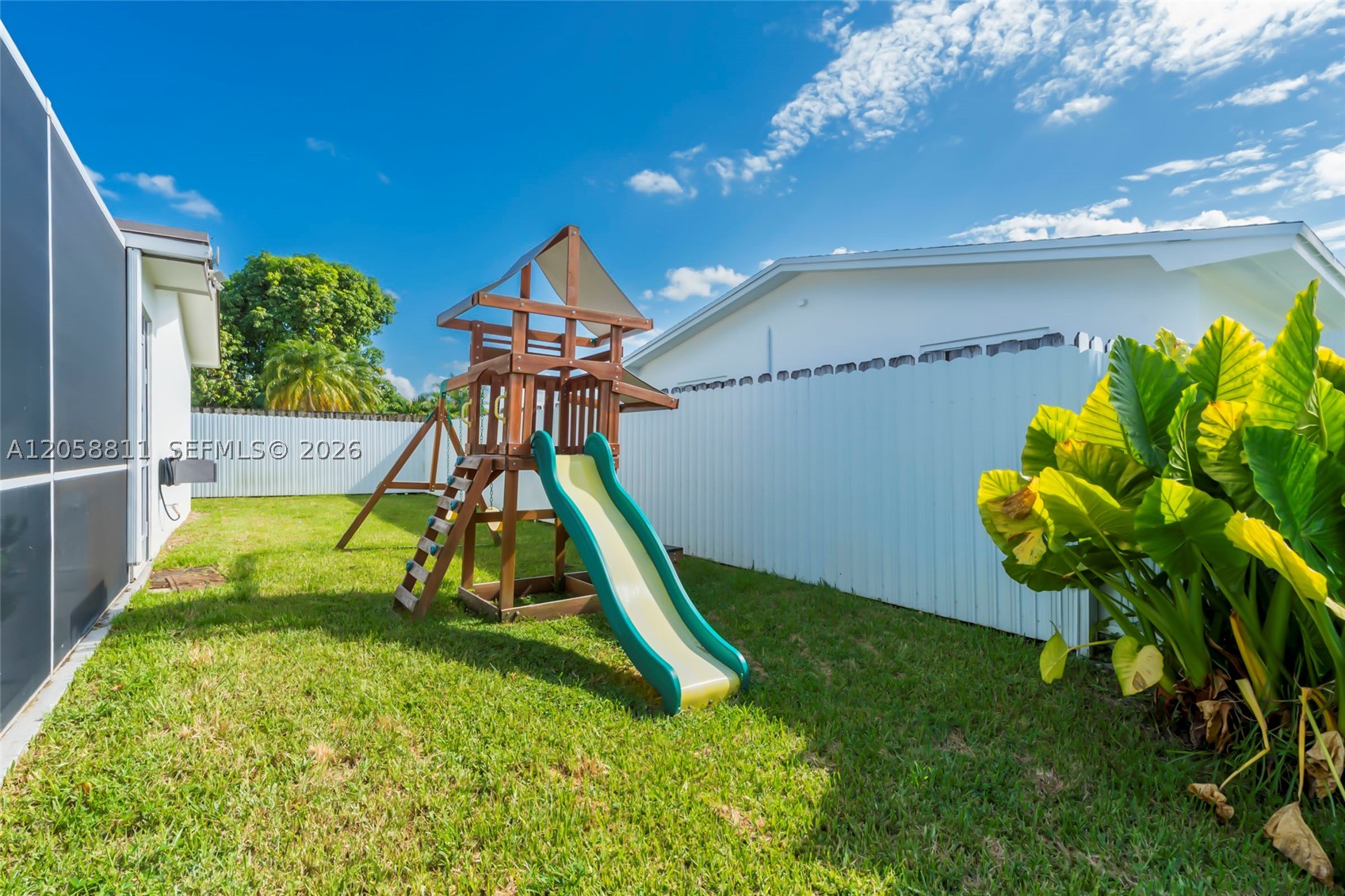 PEMBROKE LAKES SEC 1 - Residential
