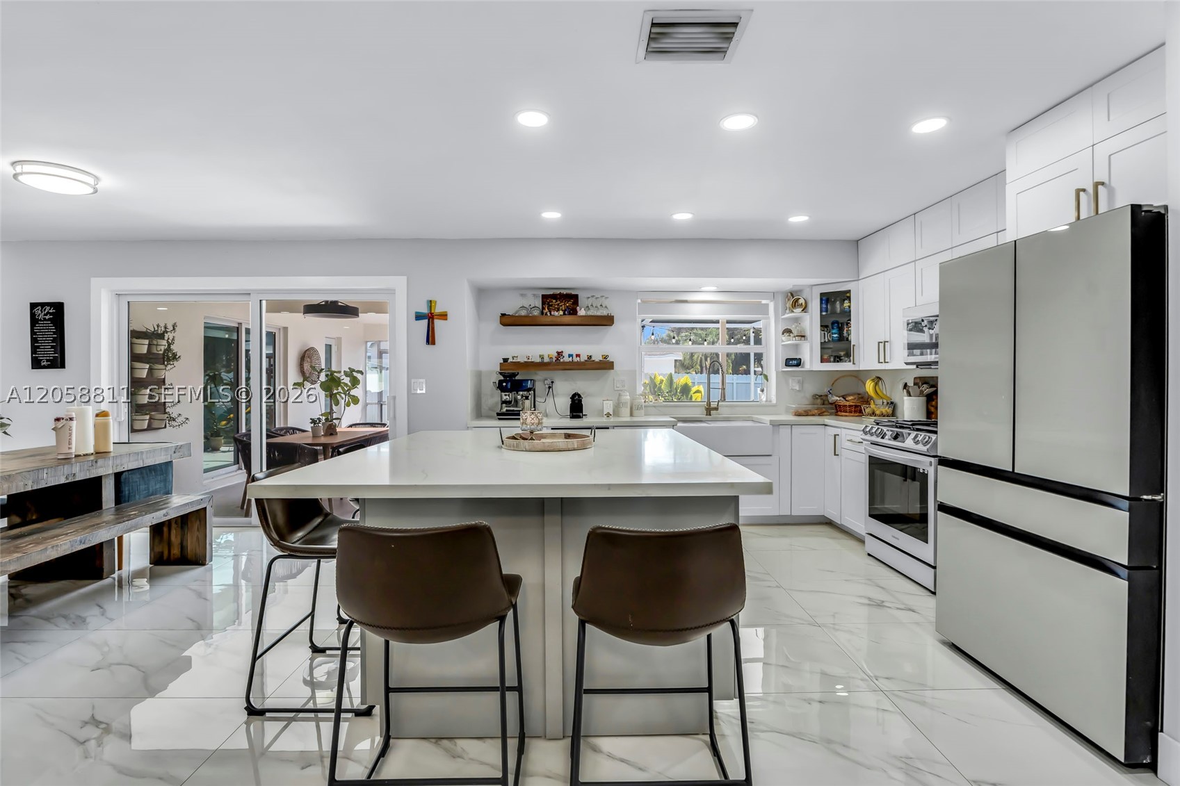 PEMBROKE LAKES SEC 1 - Residential