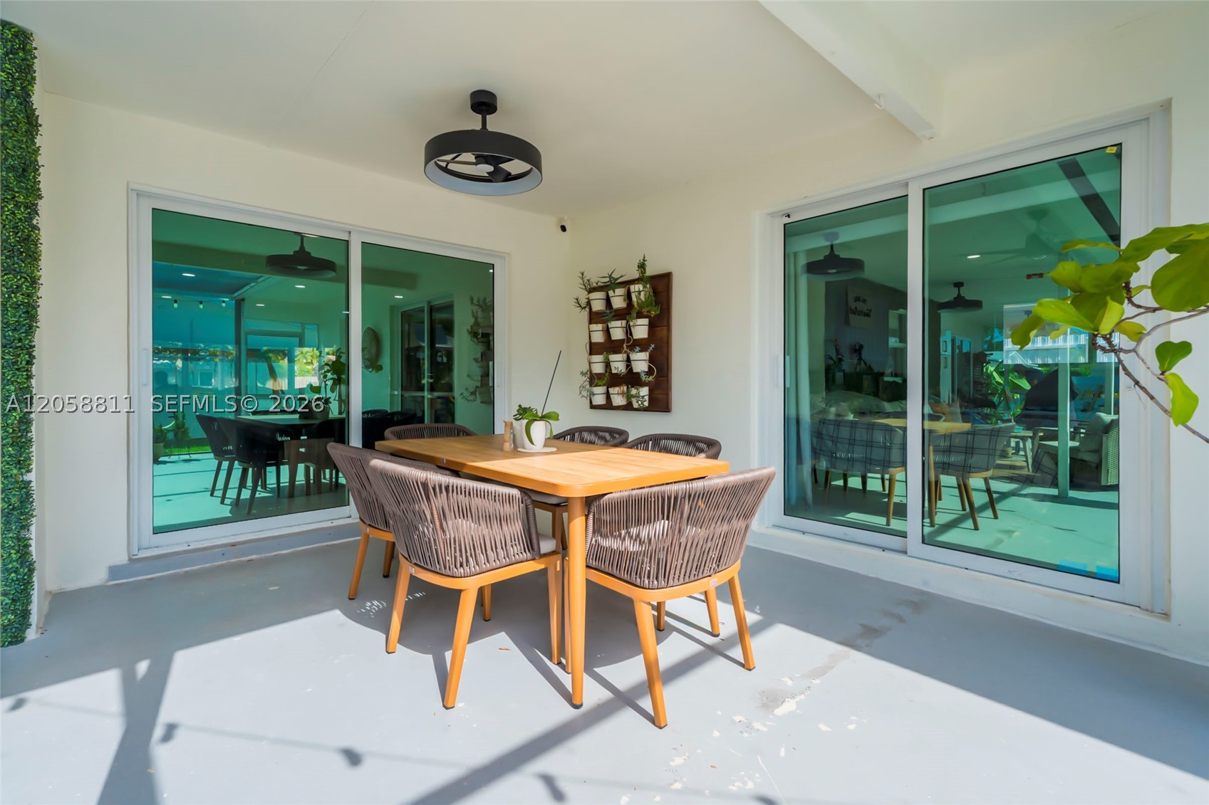 PEMBROKE LAKES SEC 1 - Residential