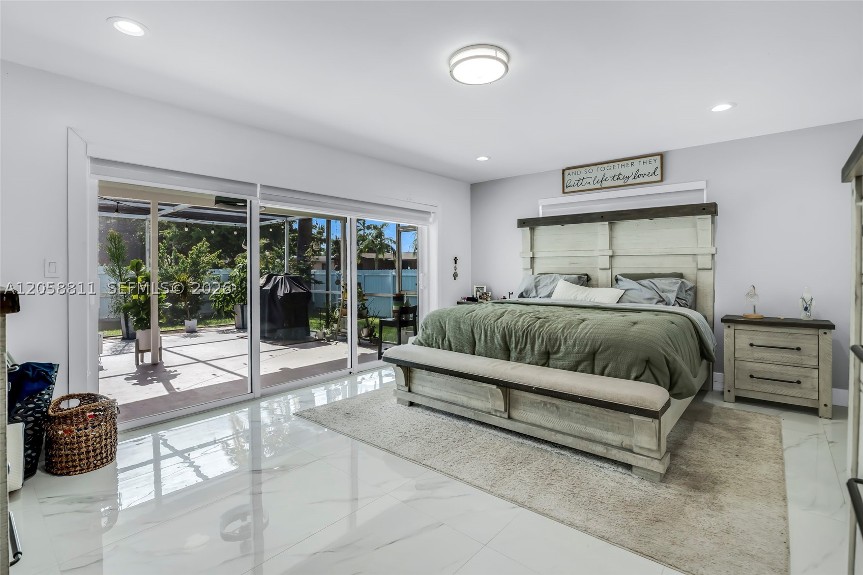 PEMBROKE LAKES SEC 1 - Residential