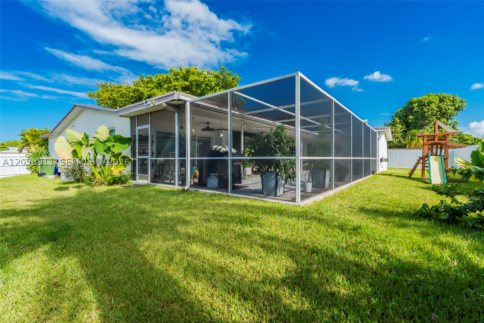 PEMBROKE LAKES SEC 1 - Residential