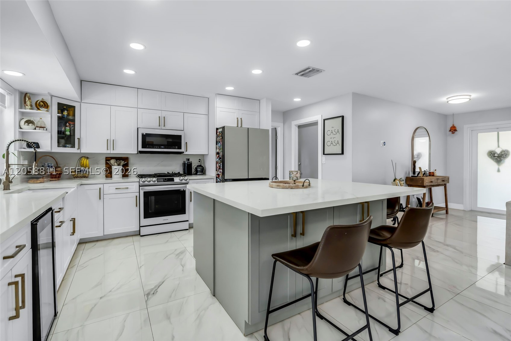 PEMBROKE LAKES SEC 1 - Residential