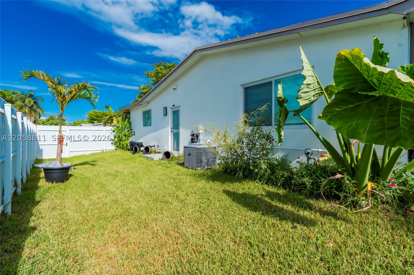 PEMBROKE LAKES SEC 1 - Residential
