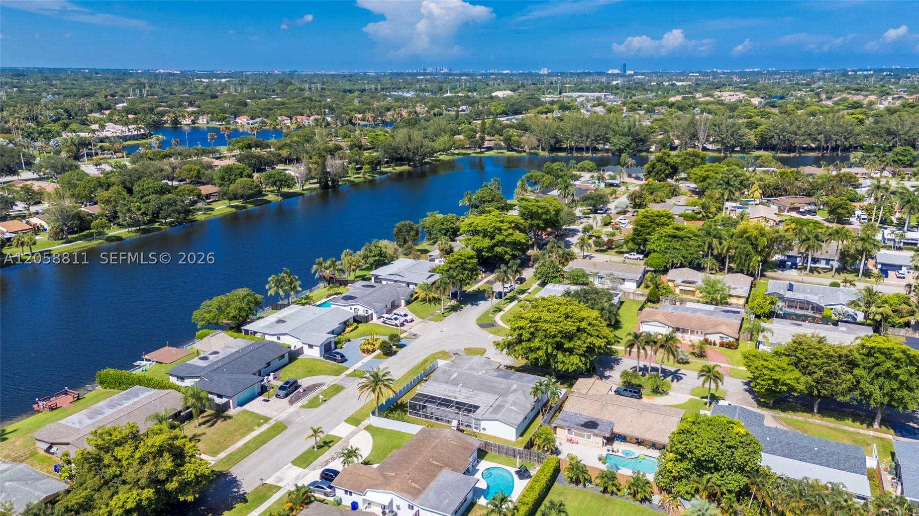 PEMBROKE LAKES SEC 1 - Residential