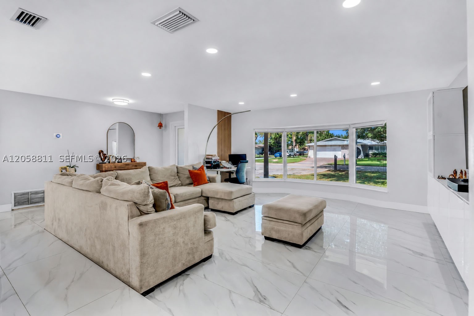 PEMBROKE LAKES SEC 1 - Residential