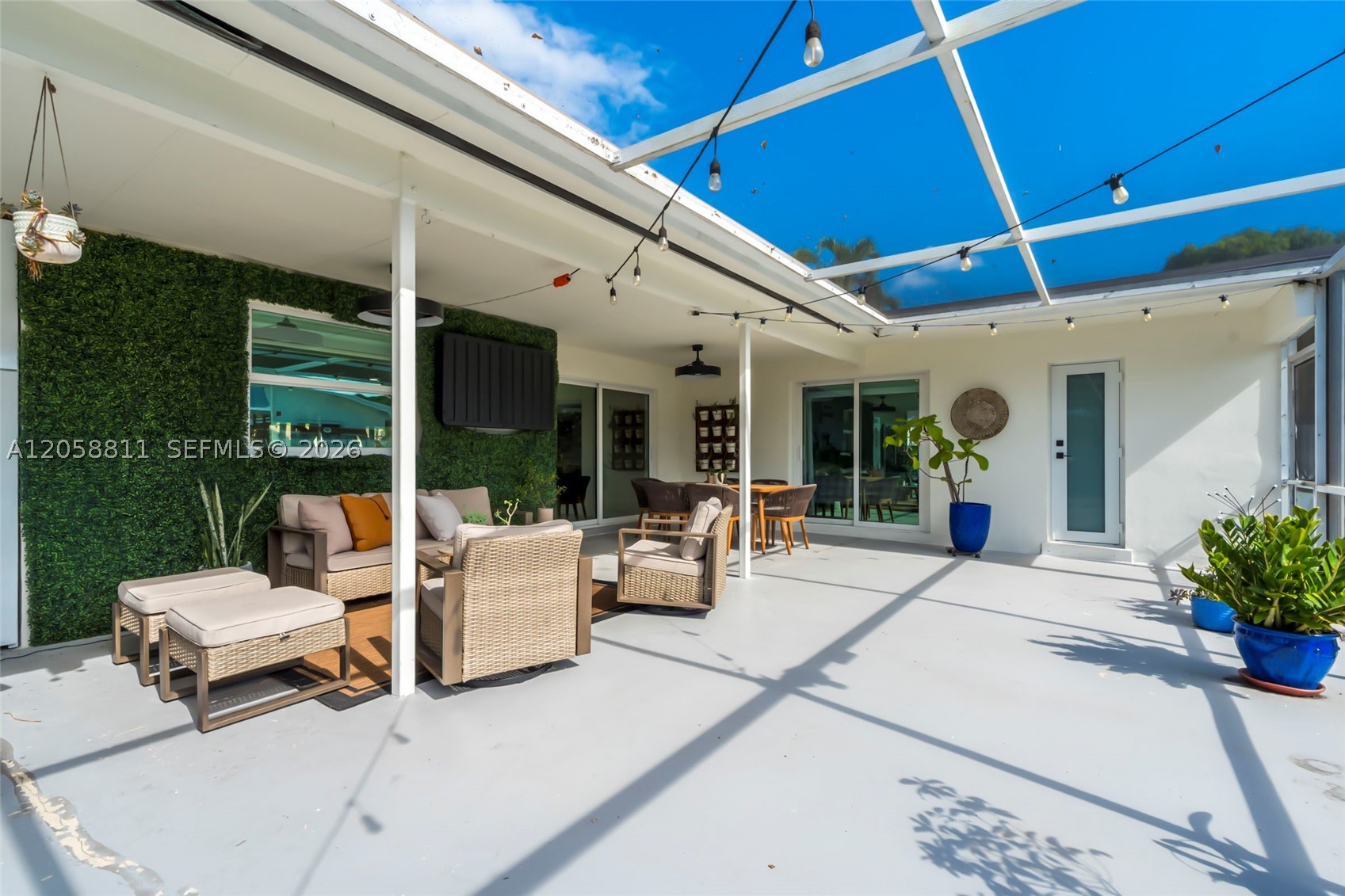 PEMBROKE LAKES SEC 1 - Residential