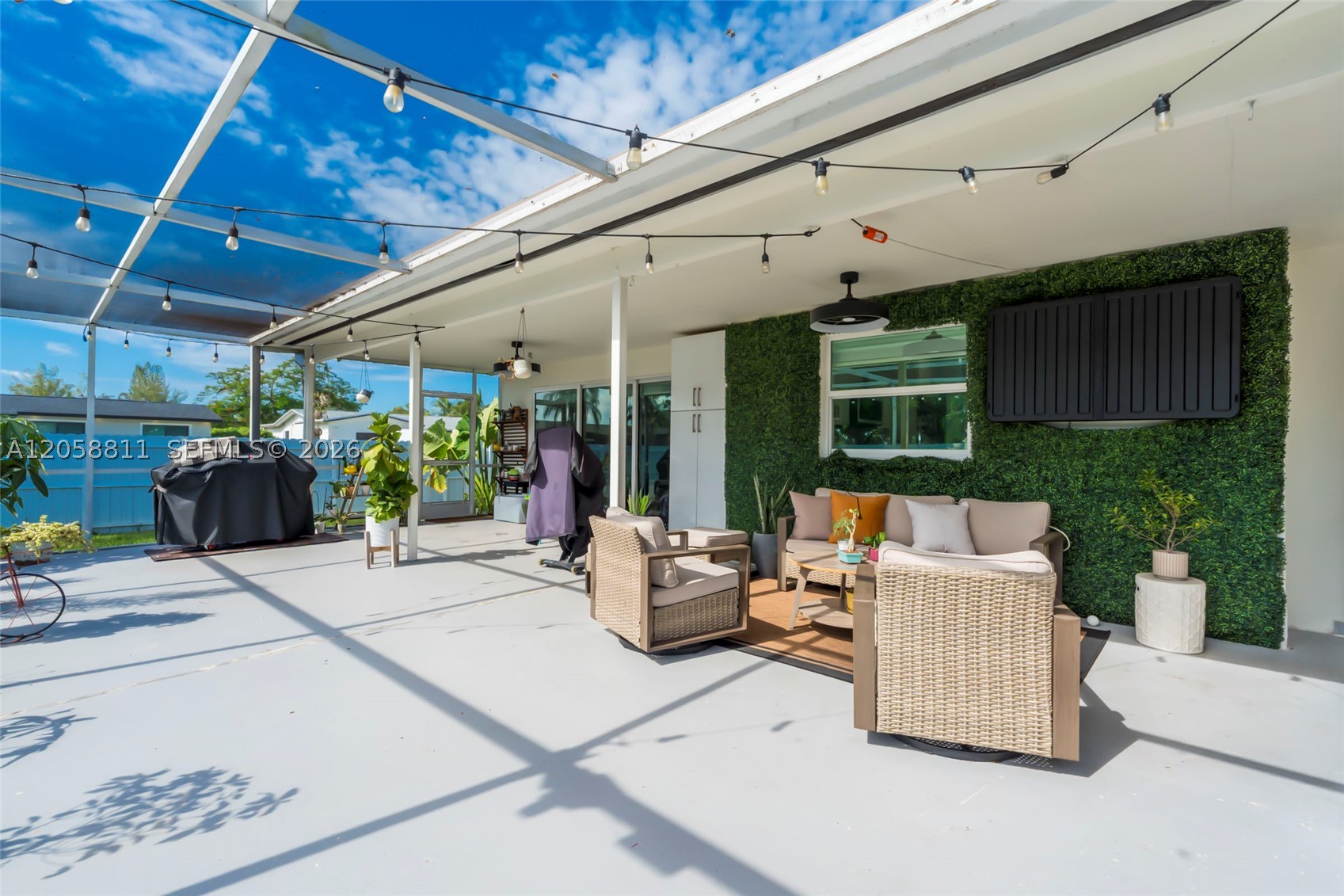 PEMBROKE LAKES SEC 1 - Residential
