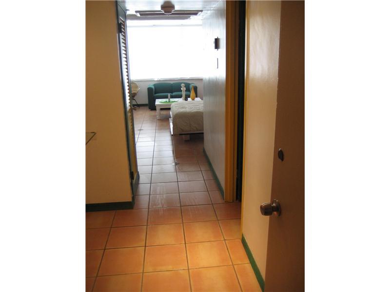 THE DECOPLAGE CONDO - Residential Lease
