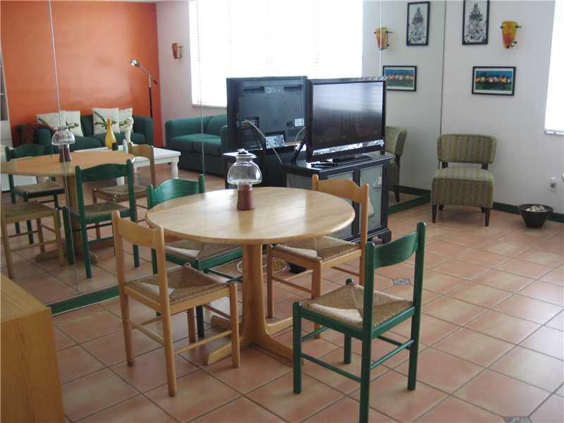 THE DECOPLAGE CONDO - Residential Lease